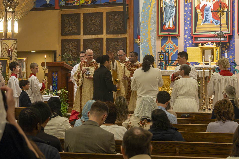2026-StMary-EasterVigil (157 of 215).jpg